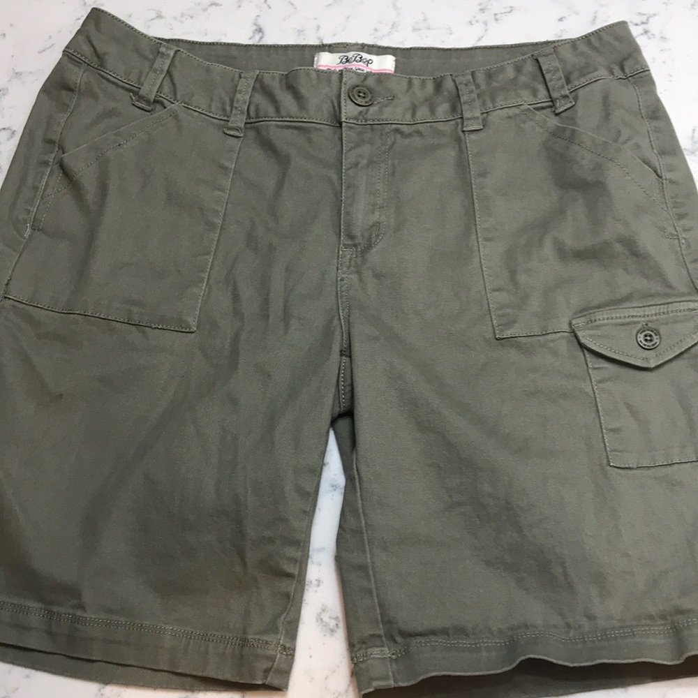 BeBop Cargo Shorts  Military Green size 15